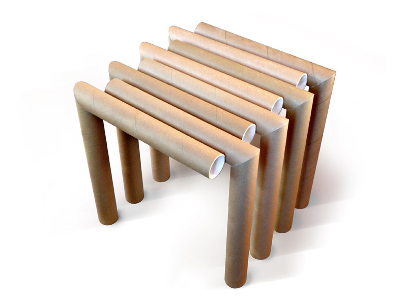 tanie krzesło z tub papierowych. recykling design